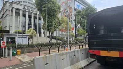 Gedung MK Dijaga Ketat dengan Tembok Beton dan Kawat Berduri