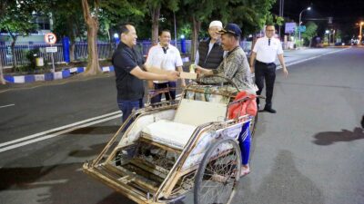 Pj Wali Kota Probolinggo dan IKAPTK Berbagi Kebaikan Melalui Program Sahur on The Road