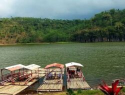 Tempat Melepaskan Kejenuhan Perkotaan di Danau Ranu Agung, Probolinggo