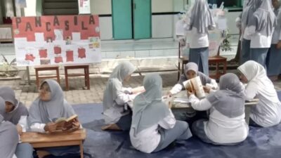 Dispersip Probolinggo Layani Perpus Keliling di SMA Nurul Jadid