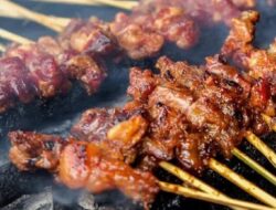 Efek Makan Sate Kambing Berlebihan, Begini yang Perlu Kalian Ketahui