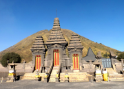 Pura Luhur Poten Tempat Ibadah Umat Hindu Lokal di Kawasan Bromo