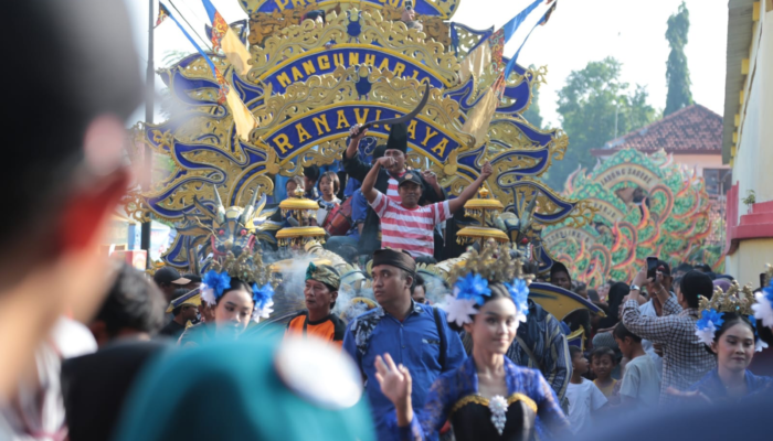 Sambut 1 Muharram, Warga Mangunharjo Probolinggo Adakan Acara Belah Jimat