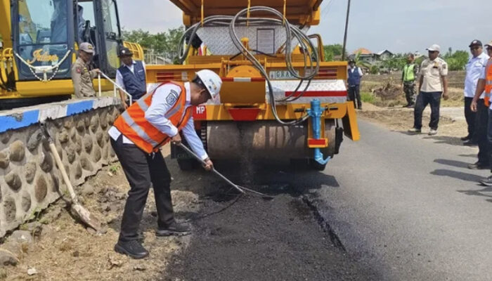 Pemkab Launching Alat Berat Untuk Kebutuhan Masyarakat Probolinggo