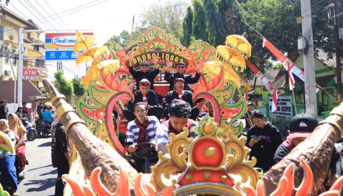 Kirab Budaya Kelabang Songo Berhasil Mewarnai Kota Probolinggo