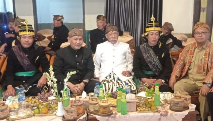 Warga Suku Tengger Merayakan Hari Raya Karo di Sukapura Probolinggo