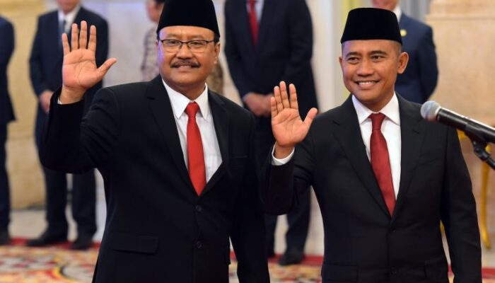 Jelang Pilkada, Jokowi Melantik Gus Ipul dan Eddy Hartono Sebagai Menteri