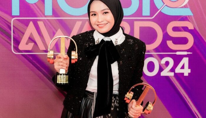 Salma Salsabil Dinobatkan sebagai Artis Solo Wanita Terbaik AMI Awards 2024