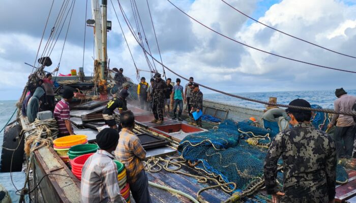 KKP Amankan Dua Kapal Illegal Fishing di Laut Aru, Modifikasi Alat Tangkap Jadi Modus