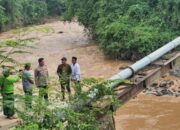 Terobos Medan Sulit, Gus Haris Pimpin Penanganan Banjir Bandang di Probolinggo